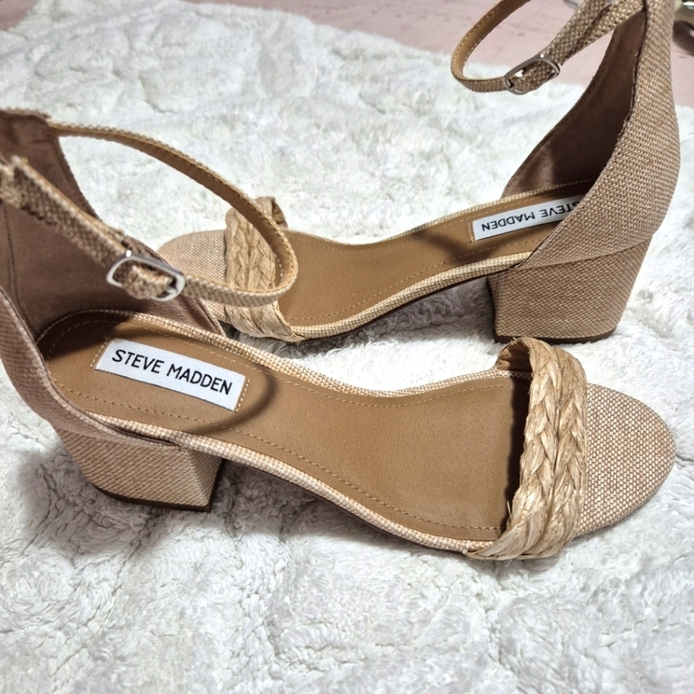 Steve Madden Tan Women's Block Heel Sandals..SIZE:8.5 M